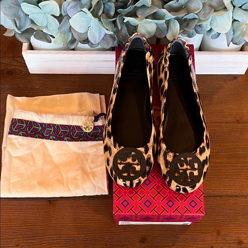 NWT Tory Burch Natural Leopard Minnie Travel Ballet With Logo Printed Patent